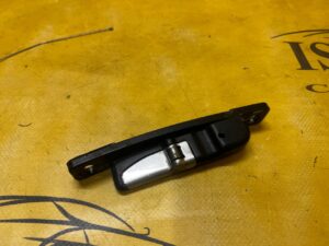 KOMPLET UCHWYT MOCOWANIE DACHU SZYBY PRZÓD CHEVROLET CORVETTE C5 97-04