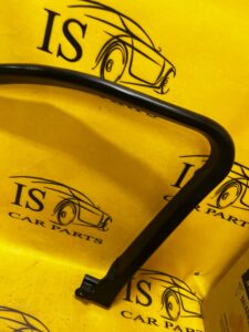 LISTWA RAMKA SZYBY DRZWI PRZÓD PRAWA PRAWY RANGE ROVER EVOQUE II L551