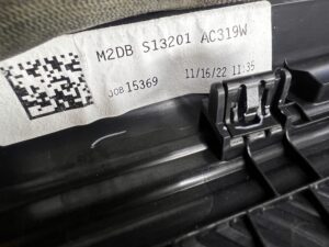 PLASTIK OSŁONA LISTWA PROGU PROGOWA PRZÓD LEWY 4 DRZWI FORD BRONCO 21-