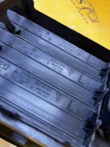 ŻALUZJA ROLETA KIEROWNICA WLOT POWIETRZA PORSCHE MACAN 95B