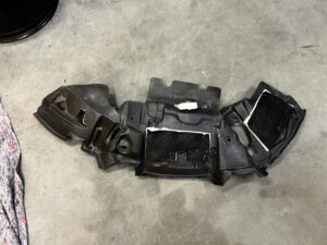 MATA WYGŁUSZENIE BŁOTNIKA BŁOTNIKA TYŁ LEWY PORSCHE CAYENNE COUPE 9Y 9Y3