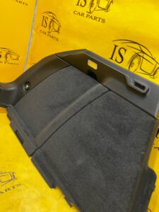 TAPICERKA BOCZEK BAGAŻNIKA TYŁ LEWY PORSCHE MACAN 95B