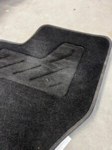 KOMPLET DYWANIKI WYCIERACZKI WELUROWE ORYGINALNE PEUGEOT 308 I T7