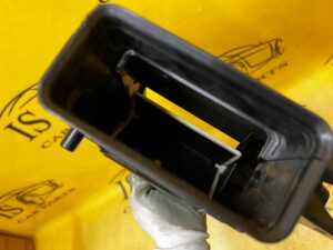 KRATKA NAWIEWU WLOT KANAŁ POWIETRZA PRZÓD LEWY PORSCHE PANAMERA 970 I LIFT