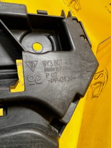 ŚLIZG MOCOWANIE WSPORNIK ZDERZAKA TYŁ LEWY PORSCHE CAYENNE COUPE 9Y 9Y3