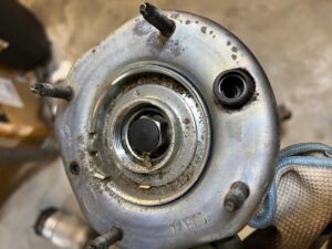 AMORTYZATOR MIECH LEWY PRZÓD LR L462 DISCOVERY V