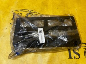 PODSTAWA RAMKA TABLICY REJESTRACYJNEJ PRZÓD FORD BRONCO RAPTOR 21- NOWA OEM