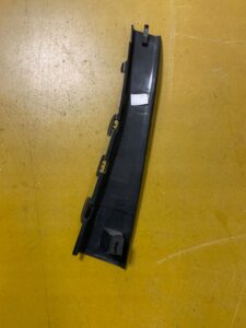 LEWA OSŁONA ZAŚLEPKA POSZYCIE SŁUPKA AUDI Q7 4M