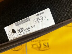 KPL DYWANIKI WYCIERACZKI WELUROWE PLATINUM FORD EXPLORER VI MK6 EU NOWE OEM