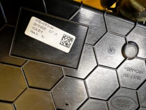 KRATKA NAWIEWU LEWA DESKI KONSOLI LAND ROVER DISCOVERY 5 V L462 LHD