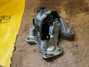 ŁAPA PODUSZKA PODPORA SKRZYNI BIEGÓW PEUGEOT 508 I 2.0 HDI AUTOMAT