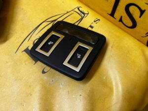 LAMPKA OŚWIETLENIE PODSUFITKI TYŁ LAND ROVER DISCOVERY 5 V L462