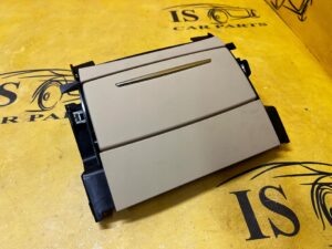 SCHOWEK POPIELNICZKA GNIAZDA ZAPALNICZKI 12V AUDI A8 D4 4H