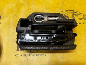 ZESTAW NAPRAWCZY LEWAREK UCHO KLUCZ DO KÓŁ FORD FIESTA MK7