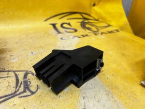 WSPORNIK ELEMENT USTALACJĄCY MOCUJĄCY KONSOLI ŚRODKOWEJ SKODA SCALA