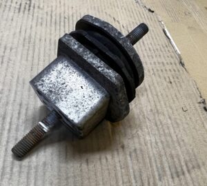 PODUSZKA RESORA BELKI ZAWIESZENIA TYŁ VOLVO XC90 II