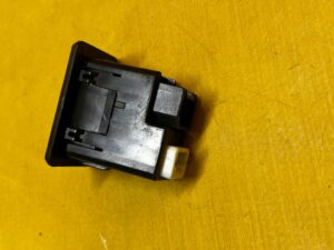 GNIAZDO WEJSCIE AUDIO USB AUX NISSAN X-TRAIL T32 QASHQAI II J11