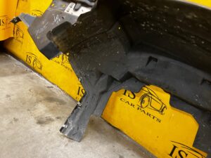 NADKOLE FARTUCH PRZÓD PRZEDNI PRAWY CHEVROLET CORVETTE C5 97-04