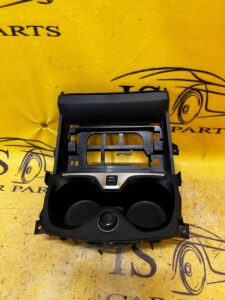 UCHWYT SCHOWEK NA KUBKI CUPHOLDER TUNELU BMW F40