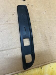 KOMPLET USZCZELKA RELINGU DACHOWEGO LEWA PRAWA NISSAN X-TRAIL III T32
