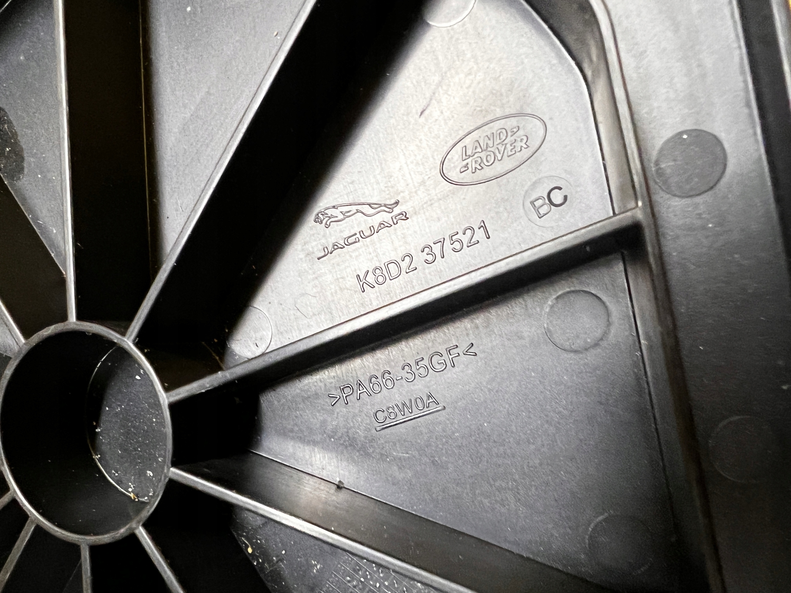 OSŁONA ZAŚLEPKA PLASTIK LR RANGE ROVER EVOQUE II L551