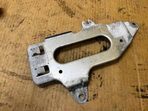 WSPORNIK MOCOWANIE UCHWYT STEROWNIKA MODUŁU SAM MERCEDES GL X166