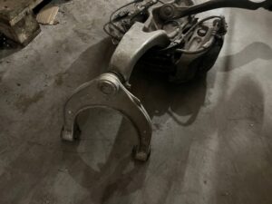 ZWROTNICA PIASTA TARCZA ZACISK WAHACZE PRZÓD LEWY BMW 5 F10 F11 2WD RWD