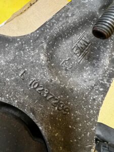 ZWROTNICA PIASTA PRZÓD LEWY CHEVROLET CORVETTE C5 97-04