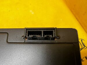 ZMIENIARKA ZMIENIACZ PŁYT 12 CD CHEVROLET CORVETTE C5 97-04