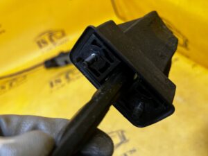 OGRANICZNIK DRZWI TYŁ LEWY MERCEDES C-KLASA W206