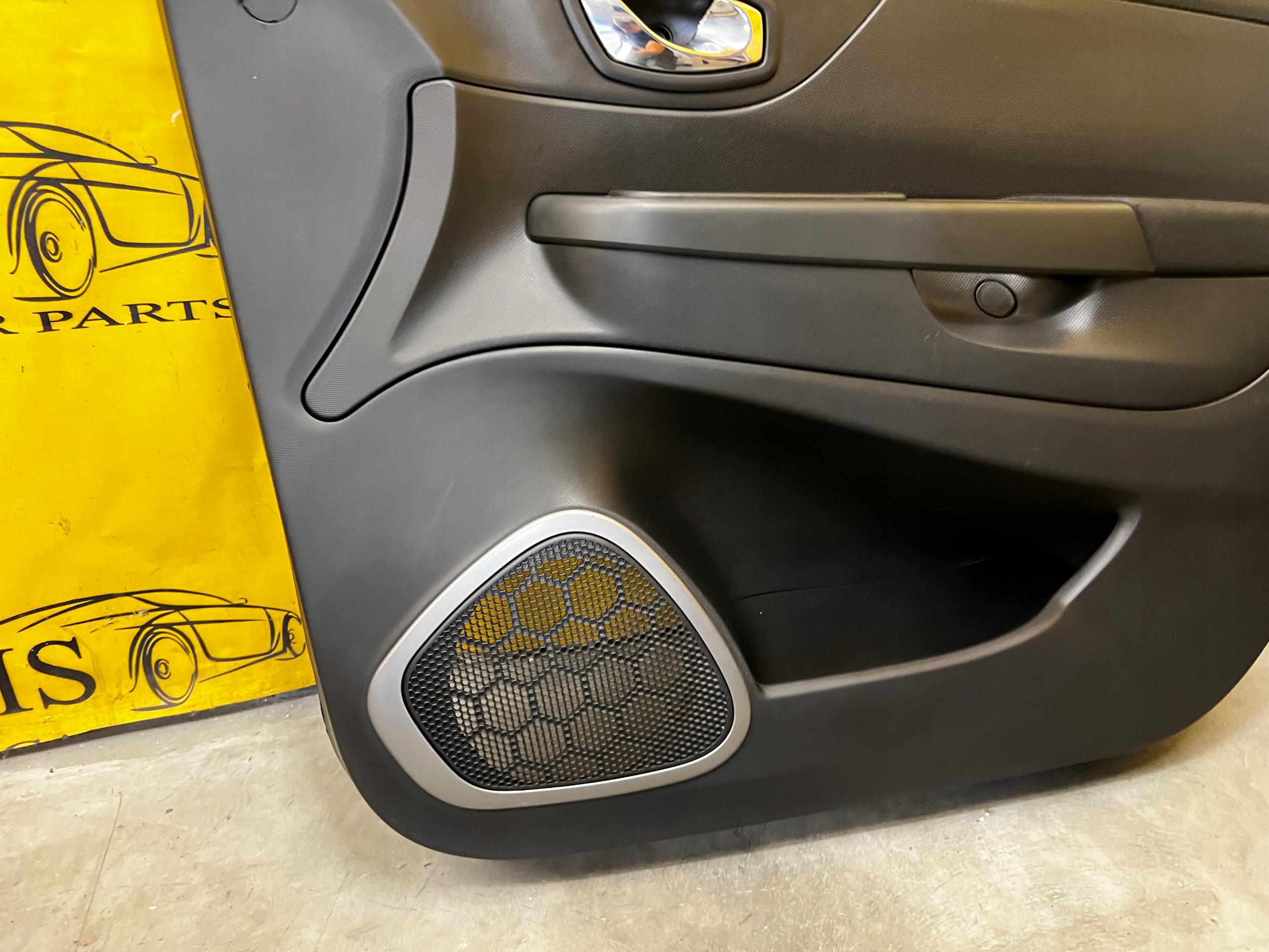 BOCZEK TAPICERKA DRZWI PRAWY PRZÓD RENAULT CAPTUR I PRZEDLIFT