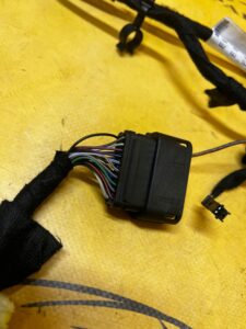 WIĄZKA INSTALACJA PODSUFITKI DACHU FORD BRONCO 21-