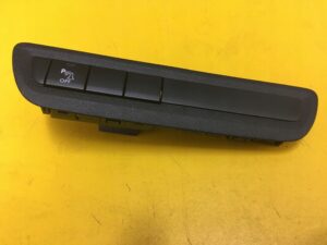 PANEL PRZEŁĄCZNIK PARKTRON PEUGEOT 208 9677059077