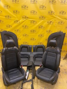 KOMPLET FOTELI WNĘTRZE KANAPA BOCZKI PODUSZKI FORD MUSTANG MK6 VI 6