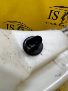 ZBIORNIK PŁYNU DO SPRYSKIWACZY AUDI A8 D4