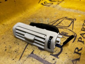 KRATKA NAWIEWU SŁUPKA B LEWA AUDI A8 D4