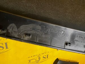 WNĘKA SCHOWEK KONSOLI DESKI PORT GNIAZDO USB BMW X5 E70 X6 E71 LHD