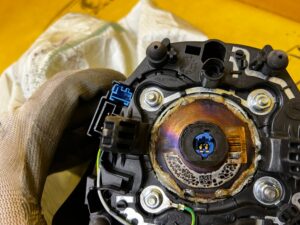 WYSTRZELONA PODUSZKA KIEROWCY AIRBAG PEUGEOT 308 II T9 EU 2014R