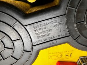 SCHOWEK CUPHOLDER UCHWYT NA KUBKI TESLA MODEL 3 PRZEDLIFT