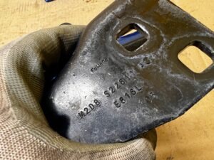 KPL ZAWIASY DRZWI PRZÓD LEWY FORD BRONCO 21- VELOCITY BLUE PEARL METALIC