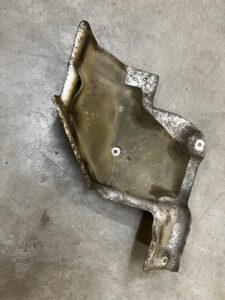 OSŁONA TERMICZNA BLACHA PRZEKŁADNI KIEROWNICZEJ RANGE ROVER VELAR L560