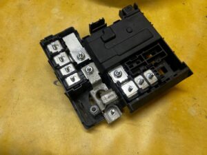 KLEMA PLUSOWA ROZDZIELACZ PRĄDU FORD EXPLORER MK6 3.0 3.3 HYBRID