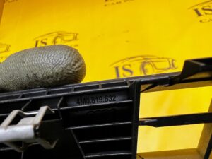 KRATKA NAWIEWU GÓRNA DESKI KONSOLI ŚRODKOWA AUDI SQ7 Q7 4M0