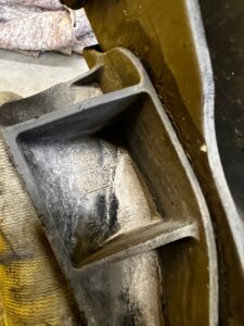 WAHACZ TYŁ TYLNY LEWY RANGE ROVER VELAR L560