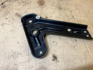 MOCOWANIE WSPORNIK SANEK PASA PRZEDNIEGO PRZÓD LEWY MERCEDES GLS X166