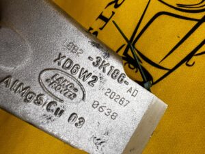 ZWROTNICA PIASTA CZUJNIK ABS PRZÓD LEWY LAND ROVER DEFENDER II L663