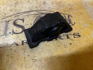 OSŁONA ZAWIASU KLAPY BAGAŻNIKA LEWA BMW SERIA 5 G30 F90 M5