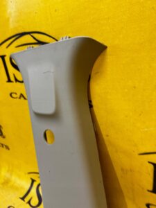 OSŁONA POSZYCIE SŁUPKA B LEWA DACIA DUSTER II