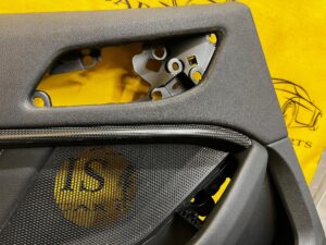 BOCZEK DRZWI TYŁ LEWY BMW 1 F40