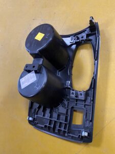 PANEL DEKOR CUPHOLDER TUNEL ŚRODKOWY INFINITI Q30